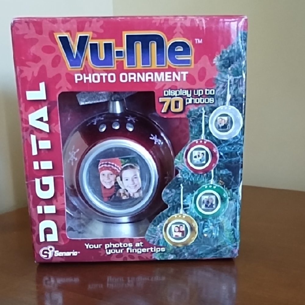 NIB Scenario Vu-Me Digital Photo Ornament Vintage 2008 Complete Set Red White